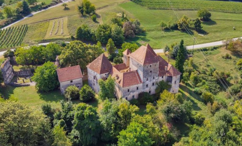 Gracar Turn, Hrastje, Šentjernej, Slovenia, Slovenia